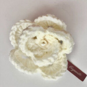 Flower brooch - white with perl
